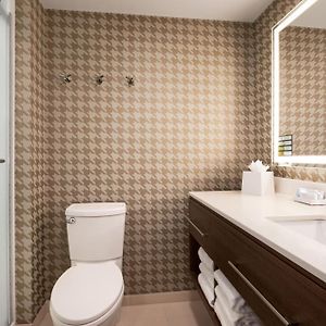 King Studio Suite